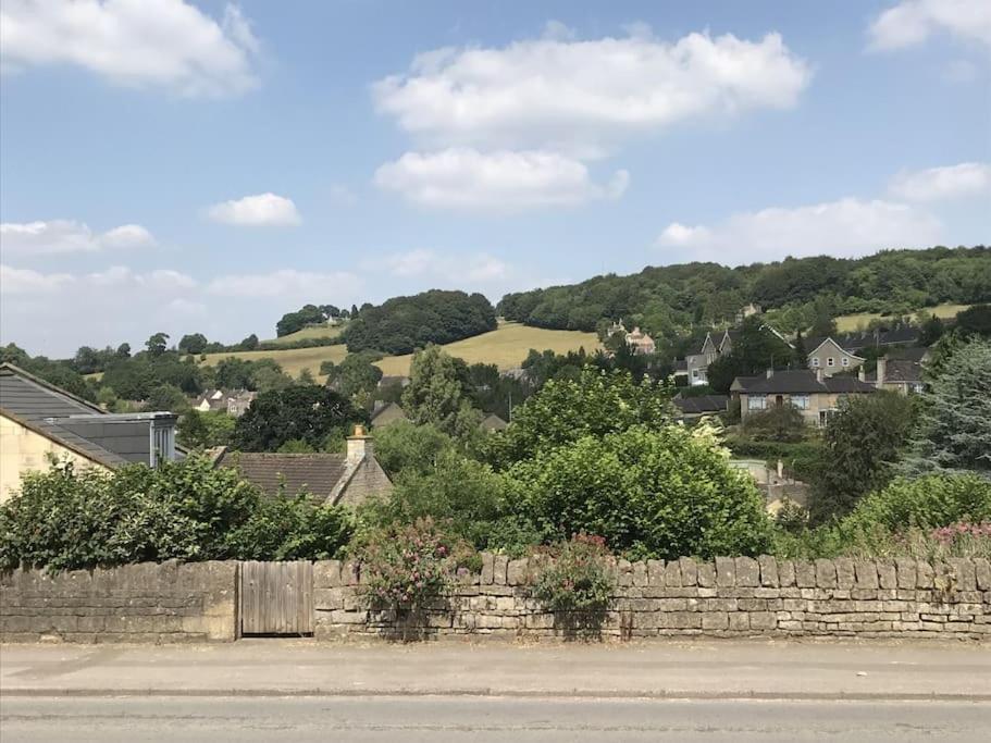 Barley - Cosy Stylish Apartment - Easy Access To Bath And Many Nearby Attractions Box  Exterior photo