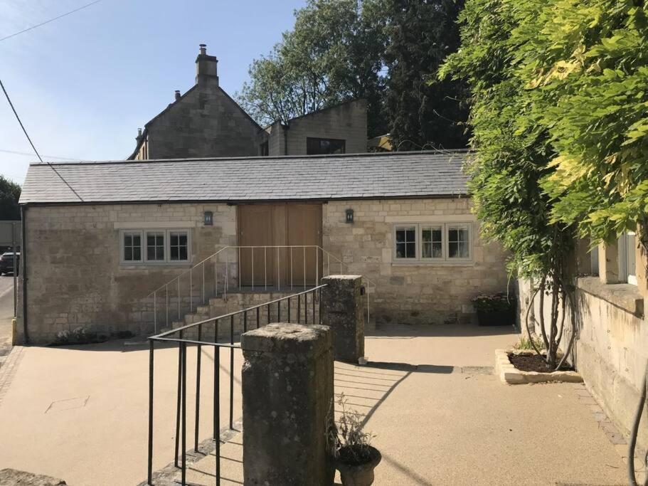 Barley - Cosy Stylish Apartment - Easy Access To Bath And Many Nearby Attractions Box  Exterior photo