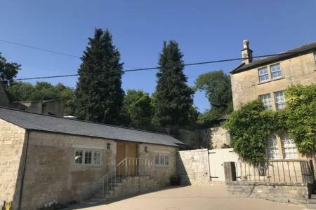 Barley - Cosy Stylish Apartment - Easy Access To Bath And Many Nearby Attractions Box  Exterior photo