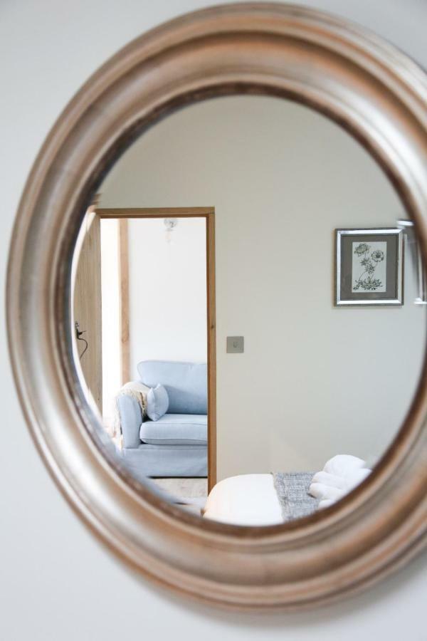 Barley - Cosy Stylish Apartment - Easy Access To Bath And Many Nearby Attractions Box  Exterior photo