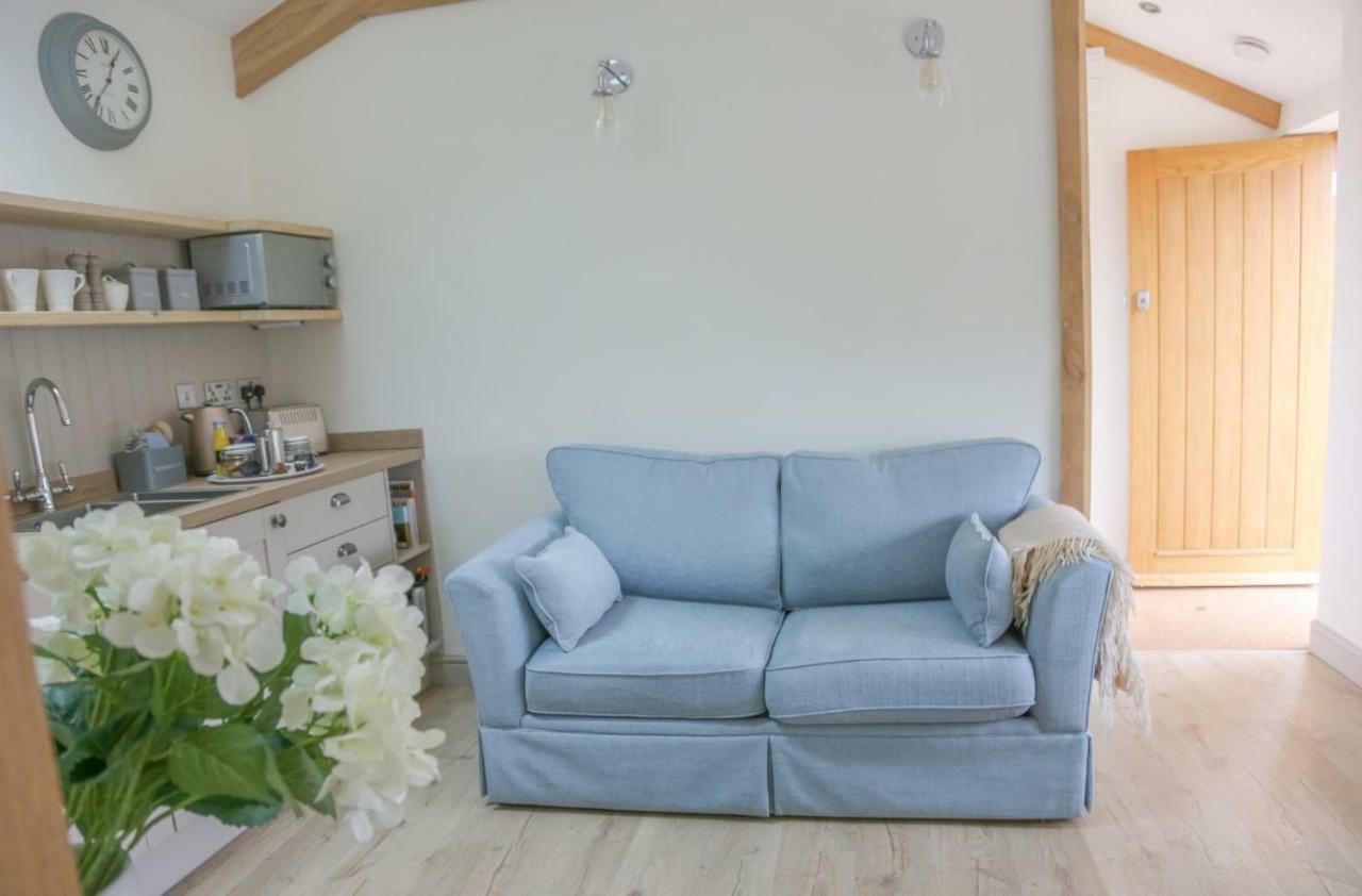 Barley - Cosy Stylish Apartment - Easy Access To Bath And Many Nearby Attractions Box  Exterior photo